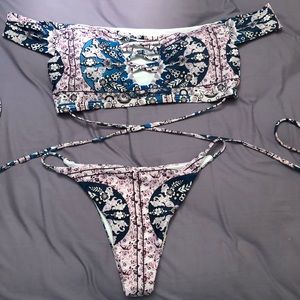 Off the shoulder Bikini